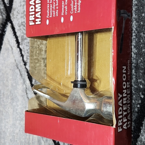 FRIDAY AFTERNOON HAMMER BY TOTES 2012 BOTTLE OPENER - Picture 5 of 11